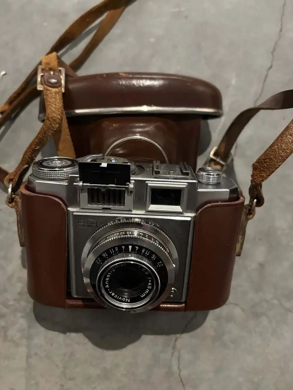Vintage Zeiss Ikon Contina Camera with Novicar-Anastigmat 45mm f/2.8 Lens
